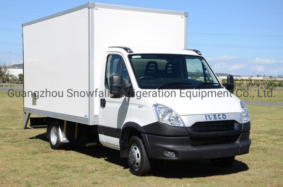 Plastik Honeycomb Dry Truck Box Cargo Truck Body dengan Desain Ban Radial